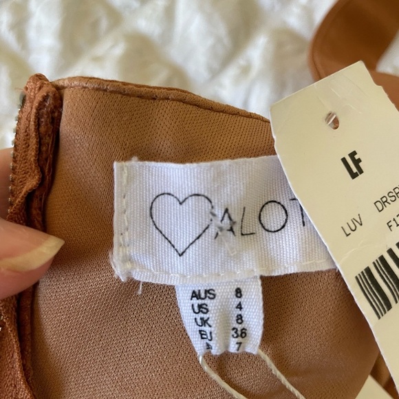 LF Caramel Sleeveless Romper - Picture 6 of 9